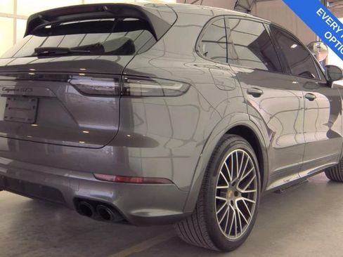 Used 2023 Porsche Cayenne GTS image 2