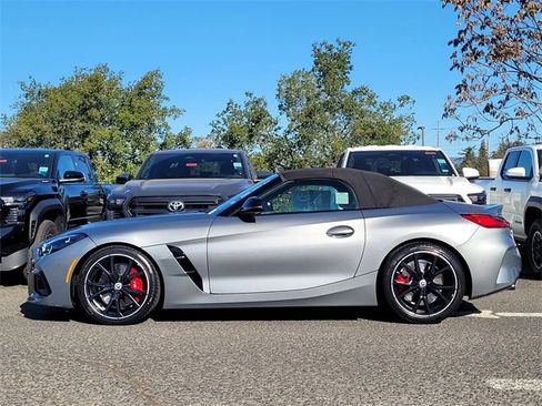 Used 2023 BMW Z4 M40i w/ Premium Package image 9