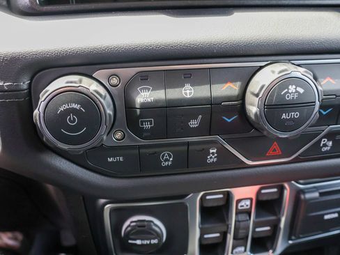 New 2026 Jeep Wrangler Unlimited Rubicon AWD/4WD image 19