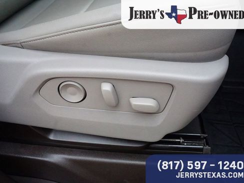 Used 2024 Chevrolet Silverado 3500 LTZ w/ LTZ Convenience Package AWD/4WD image 25