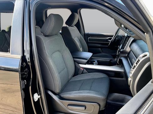 Used 2019 RAM 1500 Big Horn AWD/4WD image 9