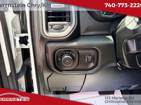 Used 2024 RAM 3500 Tradesman w/ Chrome Appearance Group AWD/4WD image 17