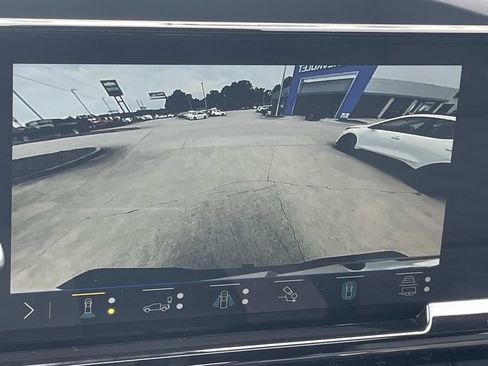 New 2026 Chevrolet Silverado 2500 ZR2 AWD/4WD image 18