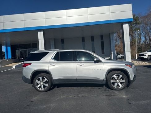 Used 2018 Chevrolet Traverse LT image 8
