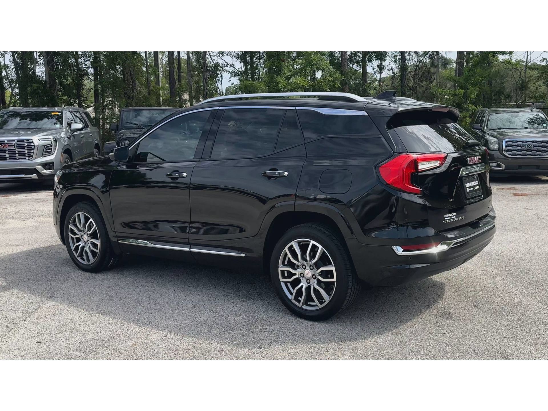 Certified 2024 GMC Terrain Denali w/ Denali Premium Package AWD/4WD image 6