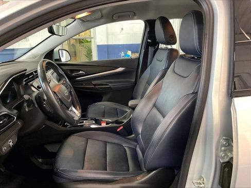 Used 2023 Chevrolet Bolt EUV Premier FWD image 10