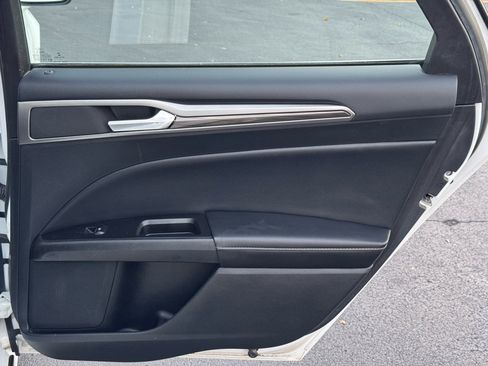 Used 2018 Ford Fusion SE w/ Equipment Group 602A image 18