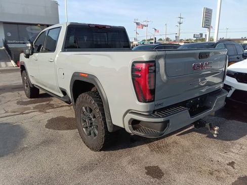 Used 2025 GMC Sierra 2500 AT4 w/ AT4 Premium Plus Package image 3