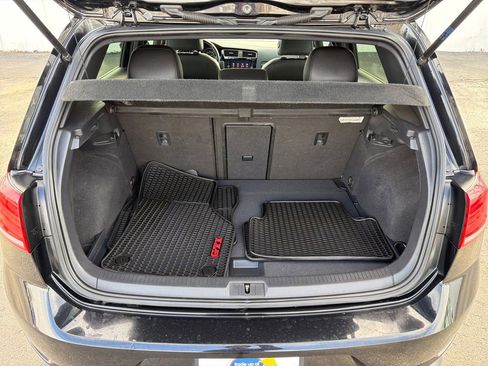 Used 2019 Volkswagen Golf 4-Door image 18