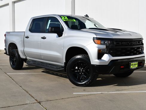 Used 2022 Chevrolet Silverado 1500 Custom Trail Boss w/ LPO, Dark Essentials Package image 2