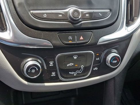 Used 2022 Chevrolet Equinox LS AWD/4WD image 15