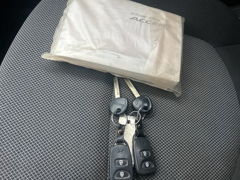 Used 2013 Hyundai Accent GS image 31