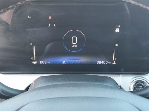 Certified 2024 Chevrolet Trax LT w/ Sunroof Package image 17