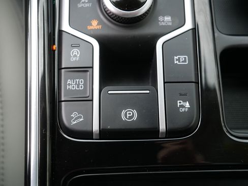 Certified 2023 Kia Sorento SX AWD/4WD image 31