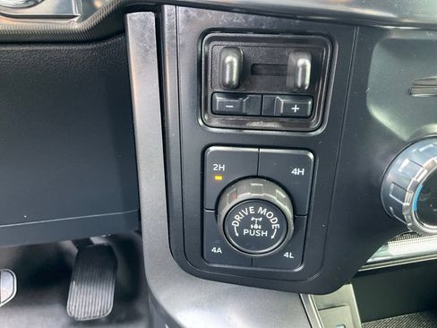 Used 2024 Ford F150 Lariat AWD/4WD image 23