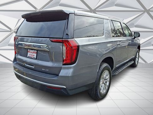 Used 2021 GMC Yukon XL SLT w/ SLT Luxury Plus Package image 10