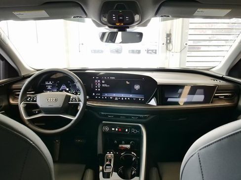 New 2025 Audi Q5 Prestige image 18