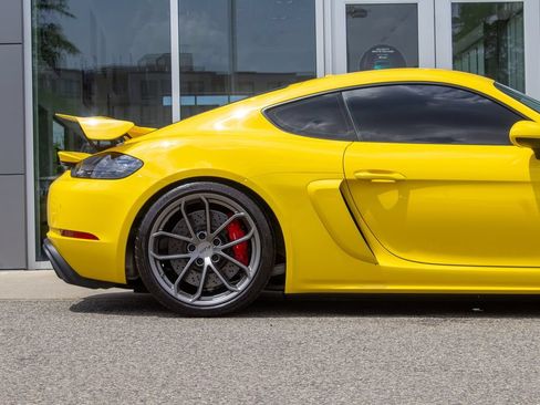 Used 2020 Porsche 718 Cayman GT4 RWD image 6
