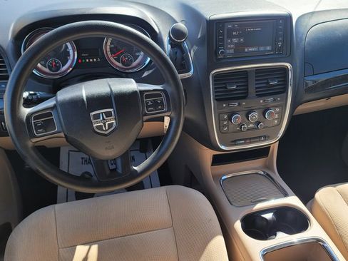 Used 2015 Dodge Grand Caravan SXT FWD image 25