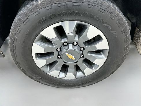 Used 2025 Chevrolet Silverado 2500 Custom w/ Custom Convenience Package image 31