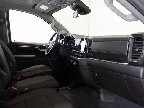 Used 2025 Chevrolet Silverado 1500 LT RWD image 21