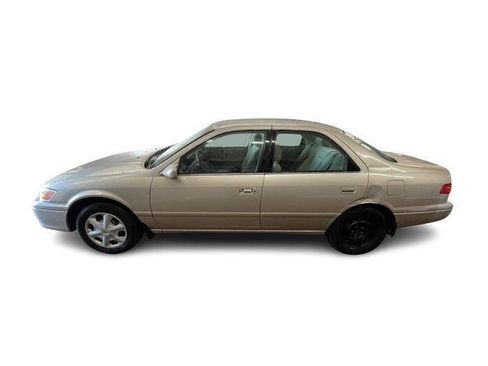 Used 2001 Toyota Camry CE image 2