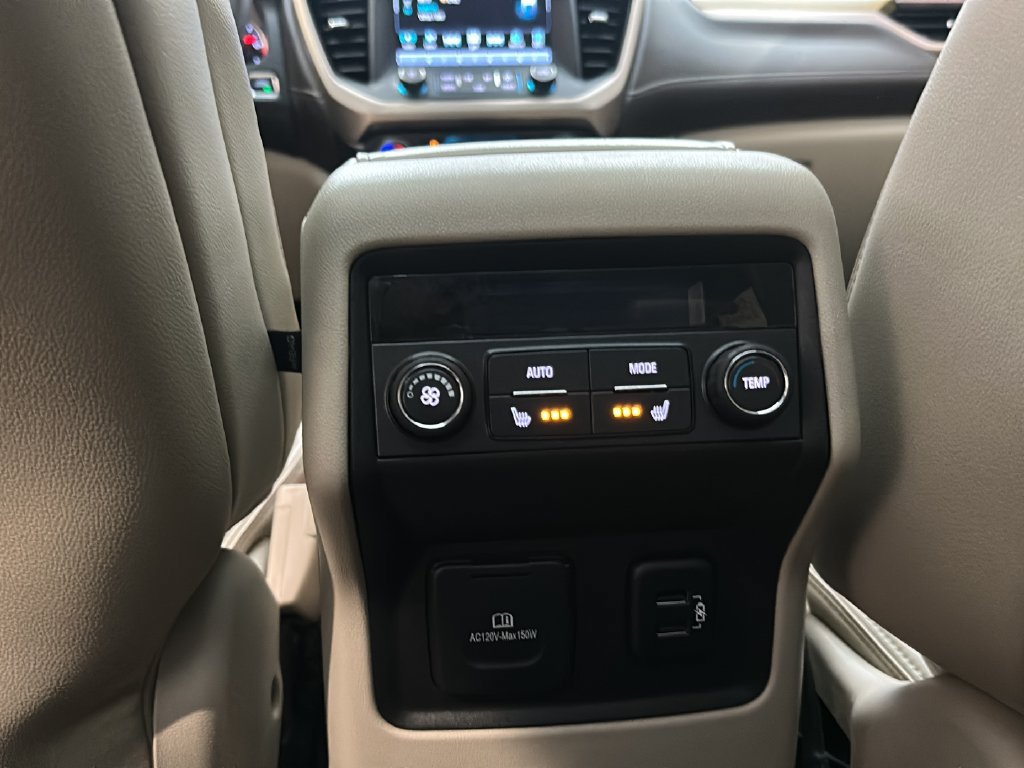 Used 2018 GMC Acadia Denali w/ Technology Package AWD/4WD image 31