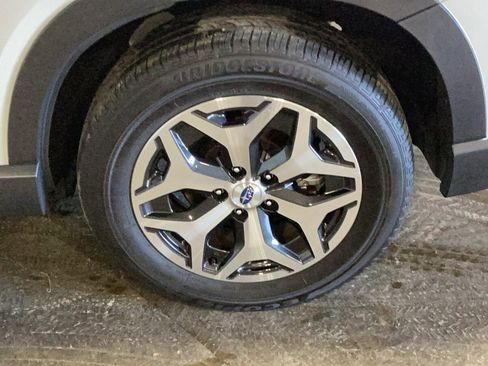 Used 2023 Subaru Forester Premium image 8