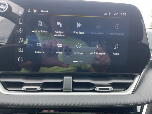 New 2025 Chevrolet Equinox LT w/ Safety and Technology Package image 25