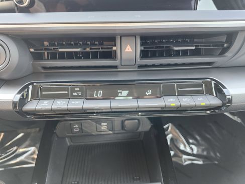 Used 2024 Toyota Prius LE image 27