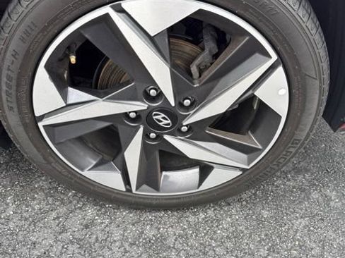 Used 2021 Hyundai Elantra SEL w/ Convenience + Premium Package FWD image 8