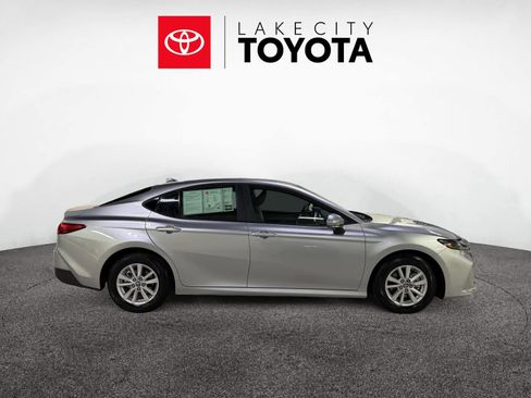 Used 2026 Toyota Camry LE image 9