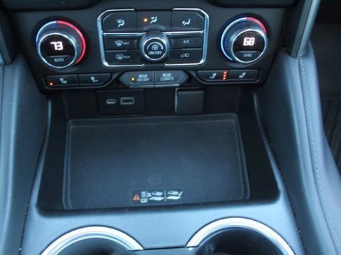 Used 2021 Chevrolet Tahoe Z71 image 32