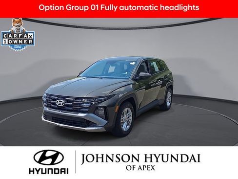 Used 2025 Hyundai Tucson SE FWD image 3