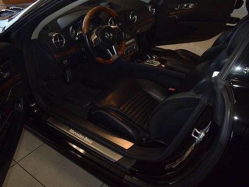 Used 2013 Mercedes-Benz SL 550 image 17