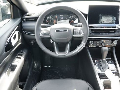 New 2025 Jeep Compass Latitude w/ Sun & Sound Group image 12