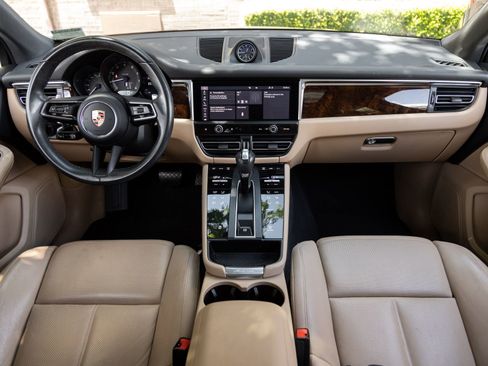 Certified 2023 Porsche Macan AWD/4WD image 12