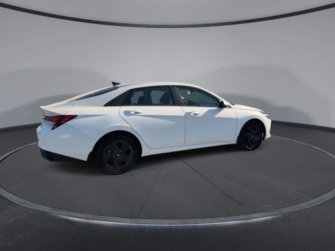 Used 2023 Hyundai Elantra SEL FWD image 8