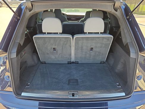 Used 2025 Audi SQ7 Prestige AWD/4WD image 12