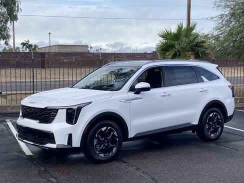 New 2026 Kia Sorento S w/ S Panoramic Sunroof Package image 6