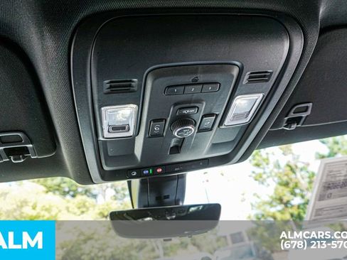 Used 2022 Chevrolet Suburban High Country image 34