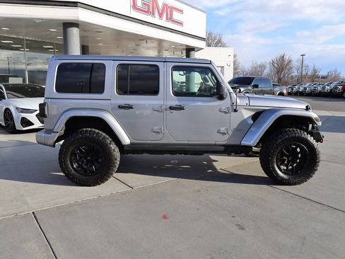 Used 2020 Jeep Wrangler Unlimited Sahara AWD/4WD image 7