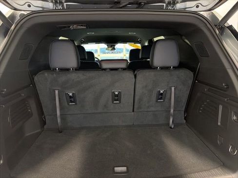 Used 2025 Chevrolet Traverse Z71 image 18