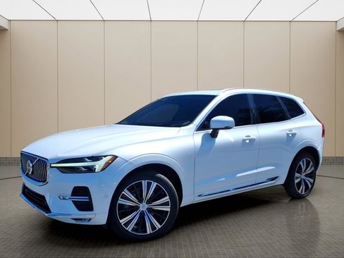 Used 2023 Volvo XC60 B5 Ultimate w/ Protection Package Premier AWD/4WD image 2
