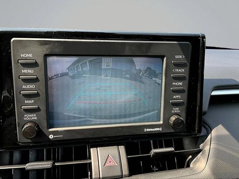 Used 2022 Toyota RAV4 LE FWD image 10