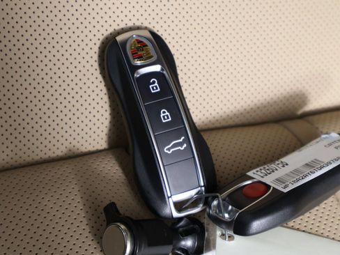New 2026 Porsche Cayenne Coupe AWD/4WD image 23