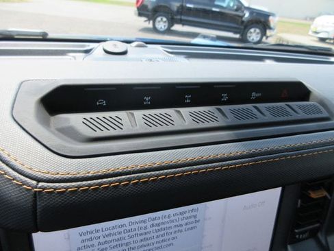Used 2024 Ford Bronco Badlands AWD/4WD image 17