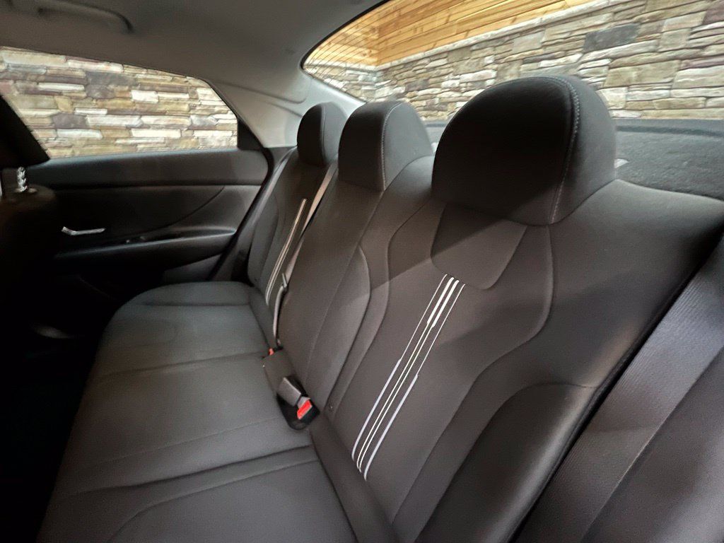 Used 2023 Hyundai Elantra SEL FWD image 48