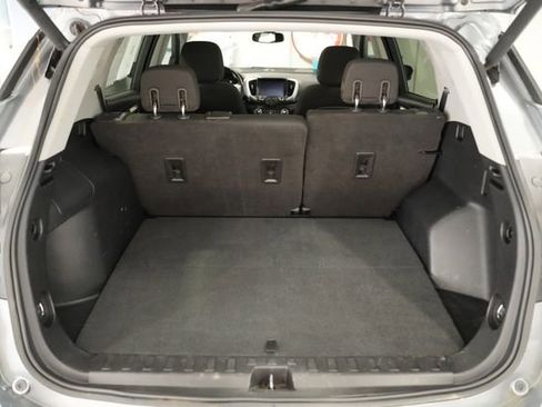 Used 2018 GMC Terrain SLE w/ Driver Convenience Package image 9