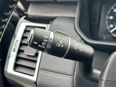 Used 2018 Land Rover Discovery HSE Luxury image 9